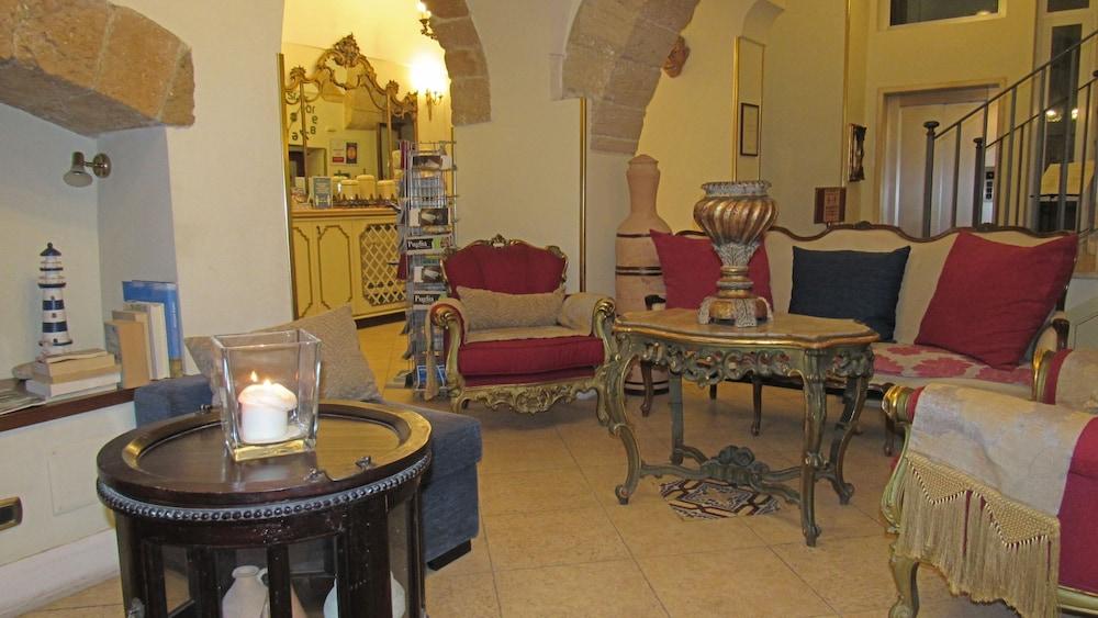 Hotel Akropolis - Museum Hotel Taranto Bagian luar foto