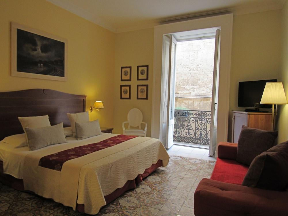 Hotel Akropolis - Museum Hotel Taranto Bagian luar foto