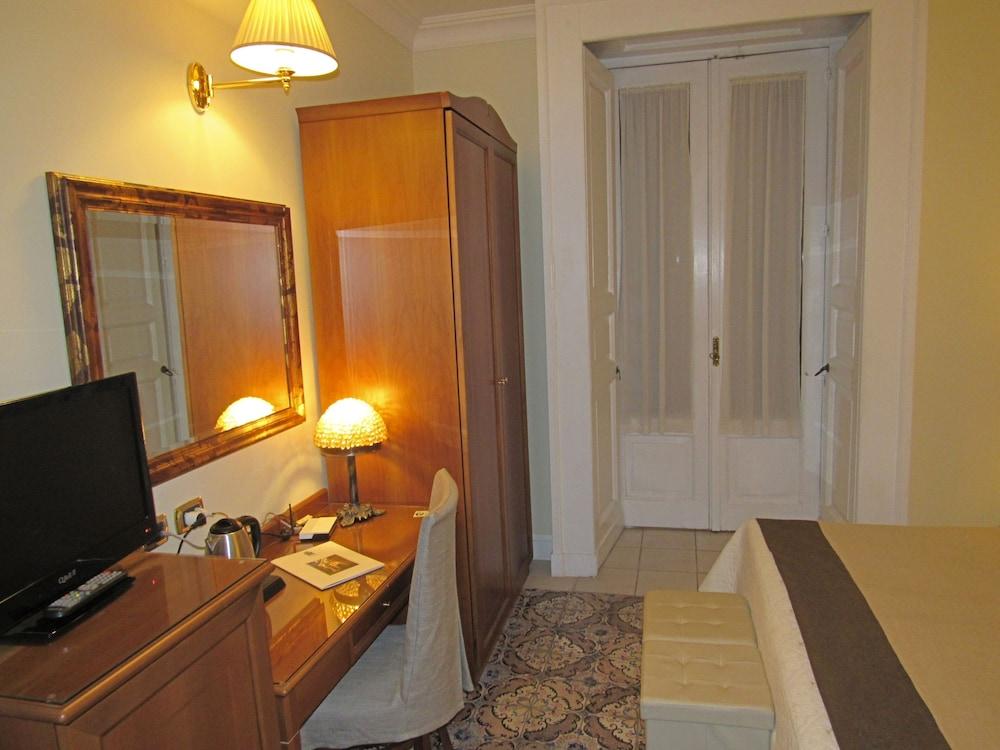 Hotel Akropolis - Museum Hotel Taranto Bagian luar foto