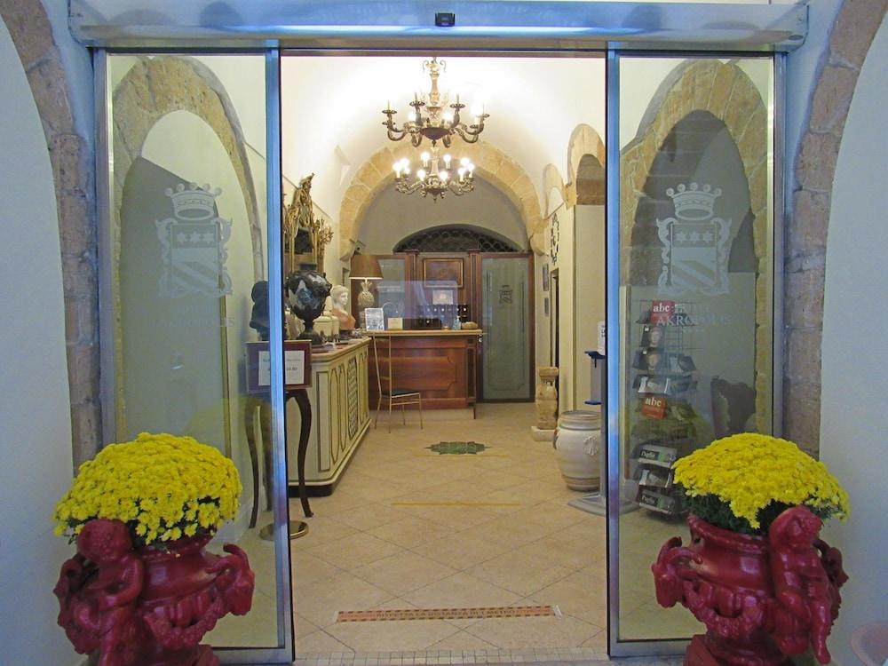 Hotel Akropolis - Museum Hotel Taranto Bagian luar foto