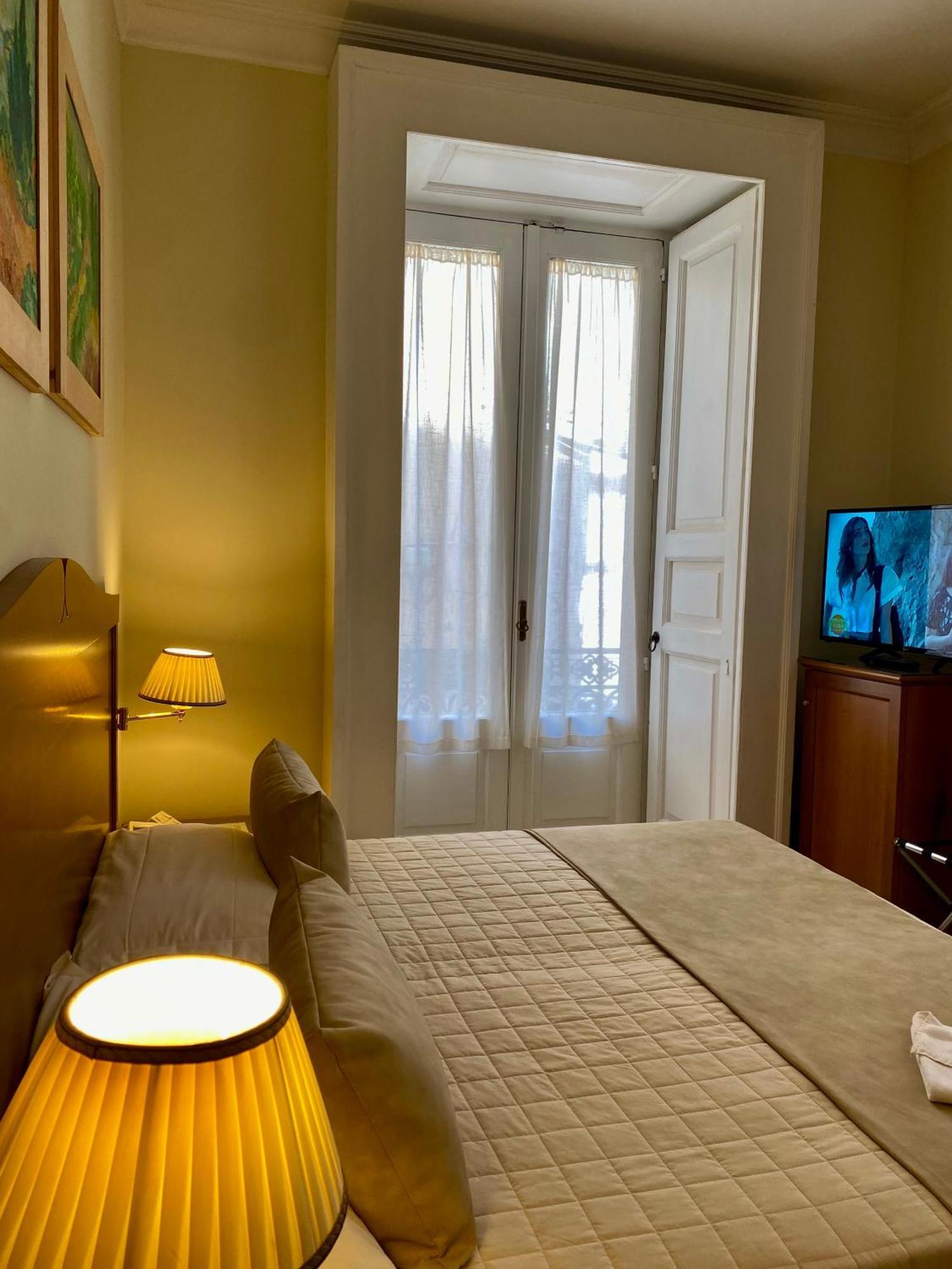 Hotel Akropolis - Museum Hotel Taranto Bagian luar foto