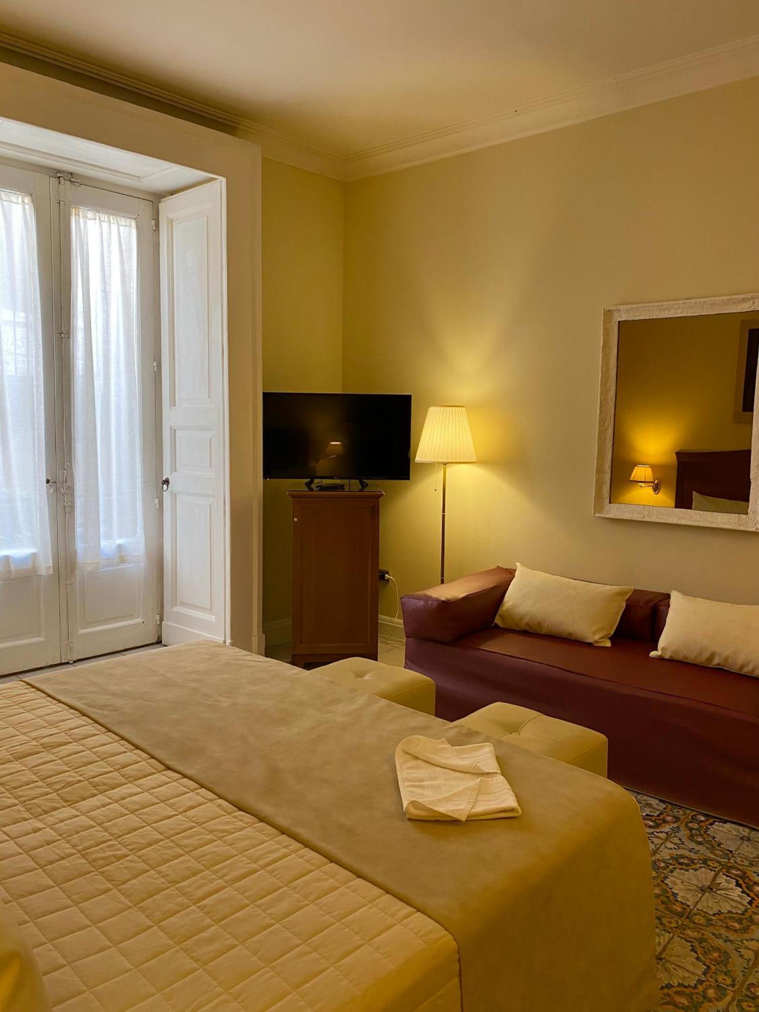 Hotel Akropolis - Museum Hotel Taranto Bagian luar foto